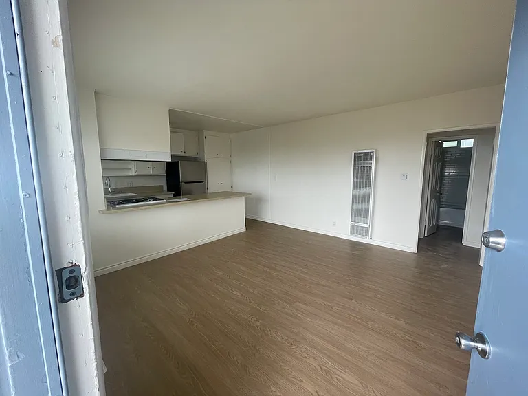 970 1st St #10 — Photo 8