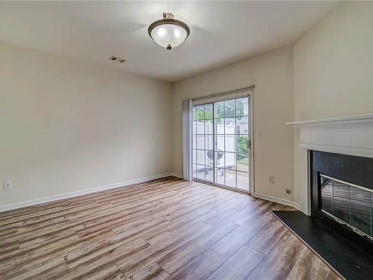 3285 Hidden Cove Cir — Photo 17
