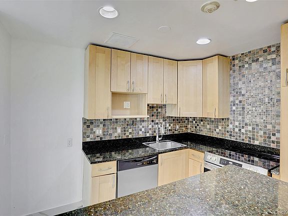4th image of 7 Secora Road #H18