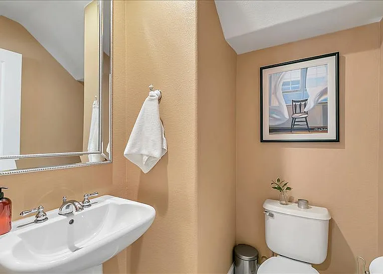 1504 Pear Tree Ln — Photo 11
