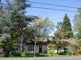 601 Grow Ave NW, Bainbridge Island, WA 98110