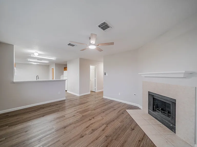 121 Rodeo Dr #121 — Photo 4