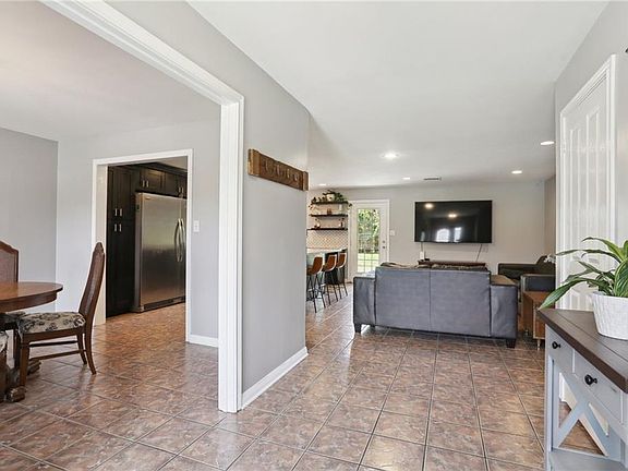 5th image of 5620 Oxford Pl