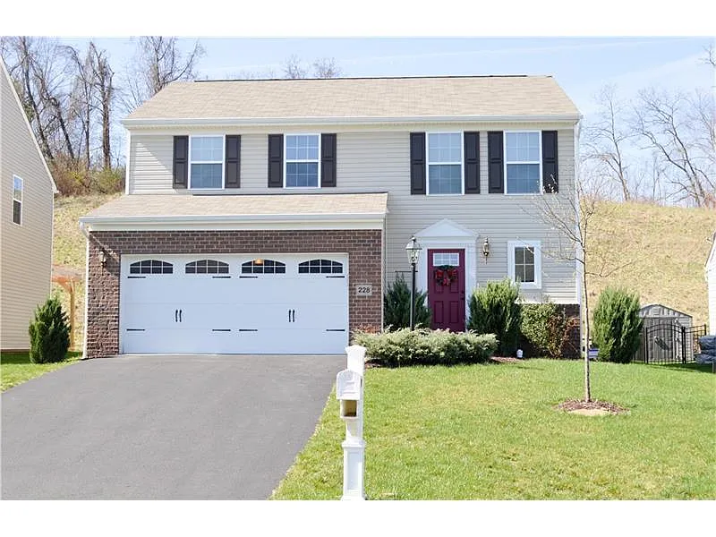 228 Long Ridge Dr photo 1