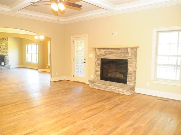 3rd image of 143 Cobblestone Walk Dr