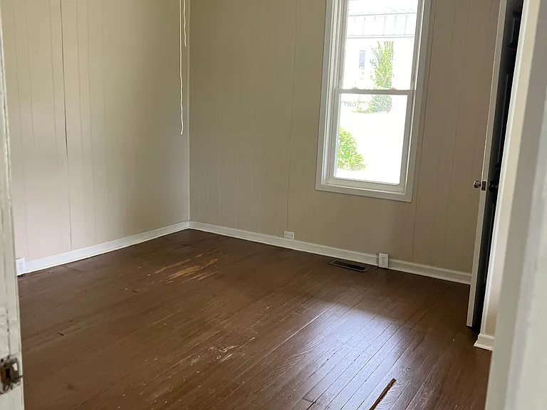 2401 Bradley St — Photo 13