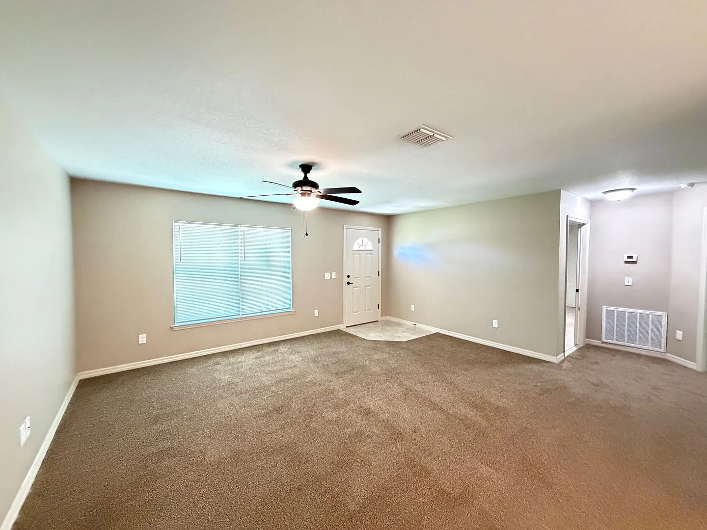 Beautiful 3 Bedroom 2 Bath Home In Ocala!! — Photo 3