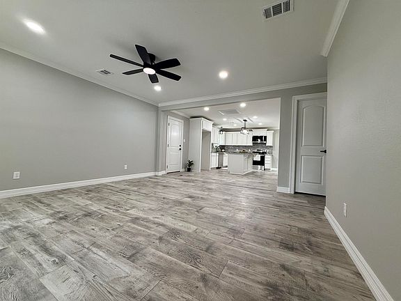 4th image of 195 Real Rd