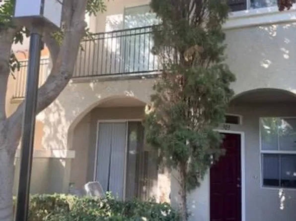 903 Maplewood, Irvine, CA 92618