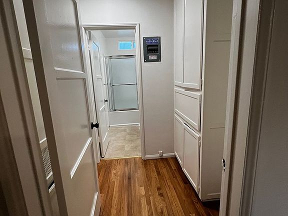 5th image of 328 N Louise St #9