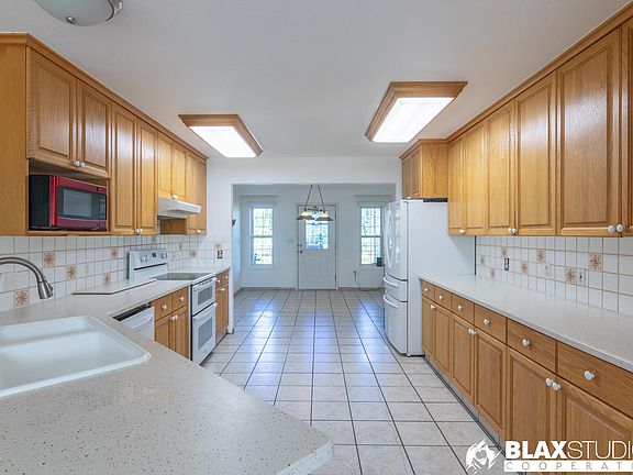 2nd image of 2770 Dagan Cir