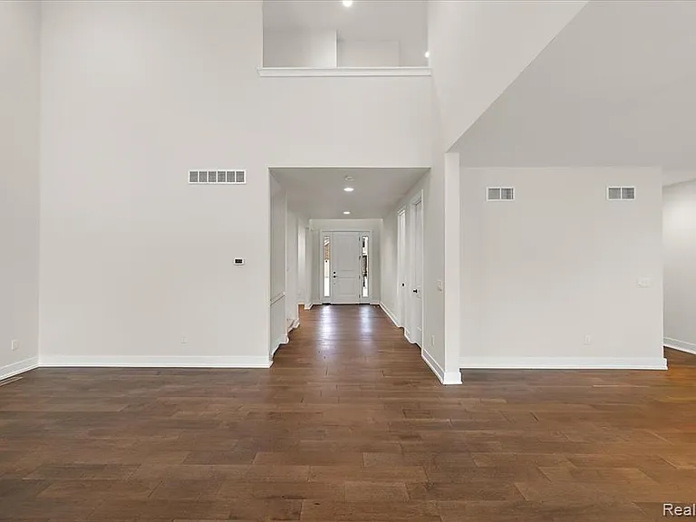 2911 Walsh Dr — Photo 13