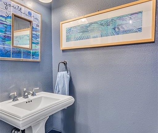 5th image of 760 Magazine St APT 223