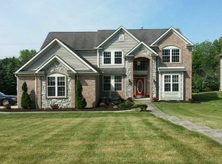 7630 Pond Brook Ln, Macedonia, OH 44056