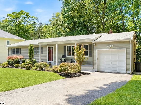 2nd image of 28 Delbrook Rd