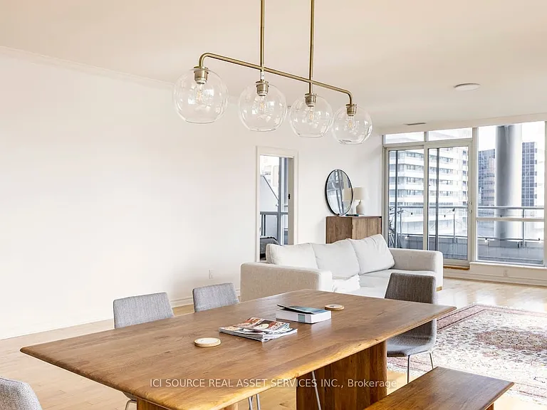 250 Wellington St W #Penthouse 40 — Photo 4