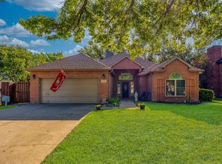 4502 Hanover St, Grand Prairie, TX 75052