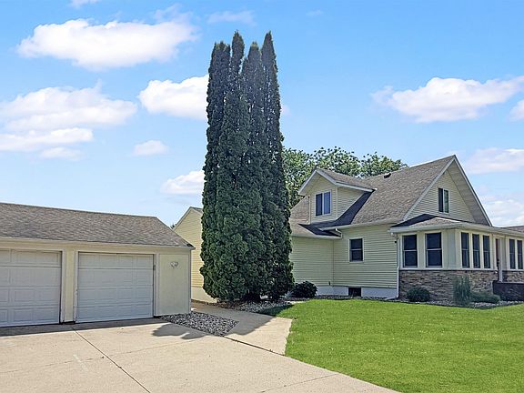 2nd image of 117 Linde Ave