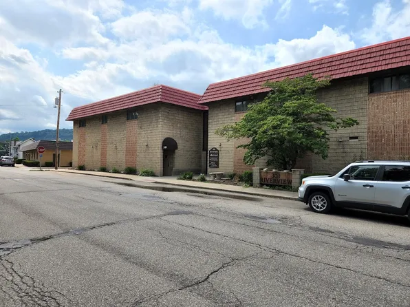 301 1st Ave APT 2, Tarentum, PA 15084