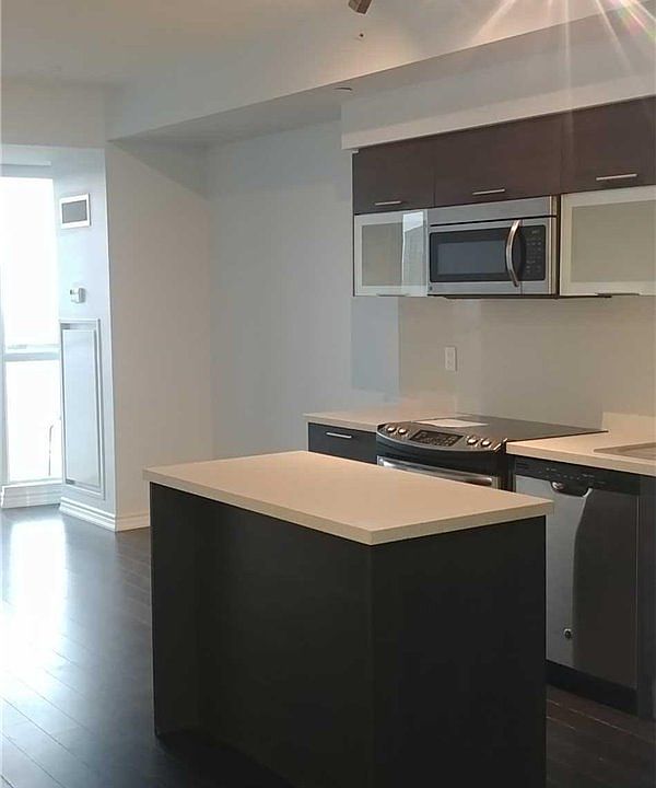 2nd image of 386 Yonge St #3004