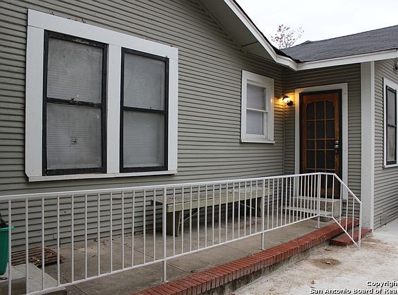 3rd image of 115 Parland Pl