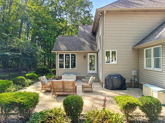5th image of 4105 Highpoint Dr