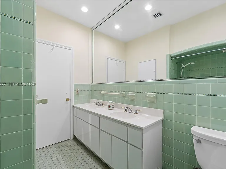 2514 E Granada Blvd — Photo 32