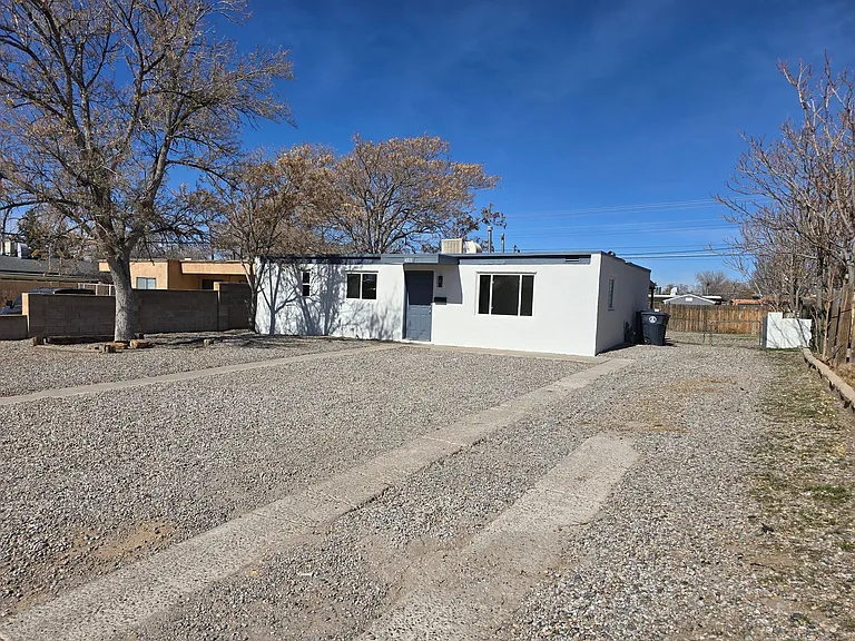 4811 Comanche Rd NE — Photo 10