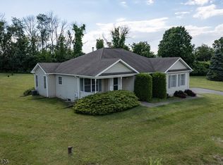 3 Summit Rd, Andover, NJ 07821