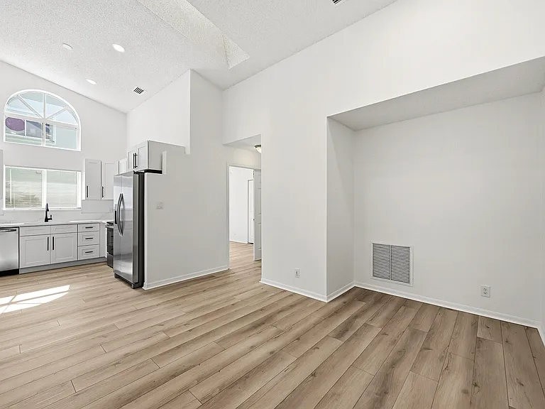 7618 Pinewalk Dr S #S-132 — Photo 19
