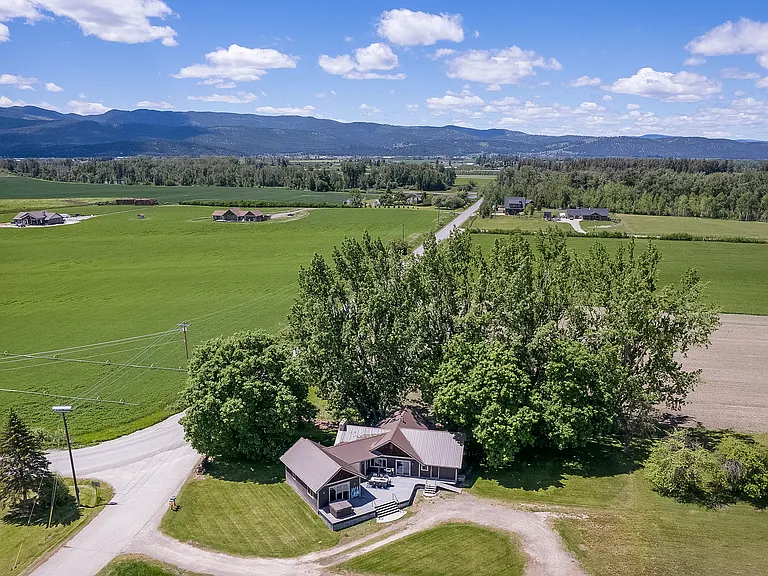 1815 Lower Valley Rd — Photo 3
