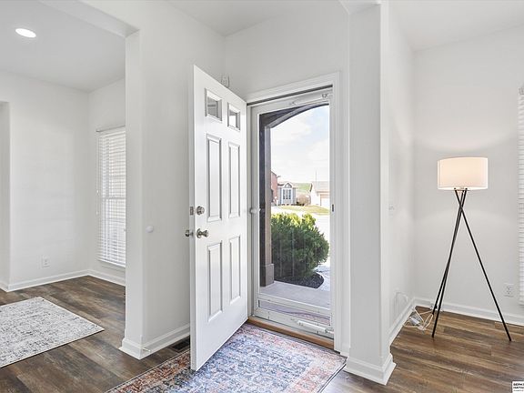 5th image of 9814 S 28th Avenue Cir