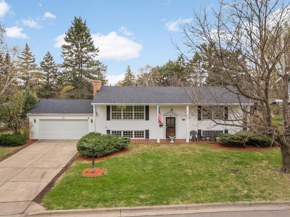 3308 E Gate Rd, Saint Anthony, MN 55418