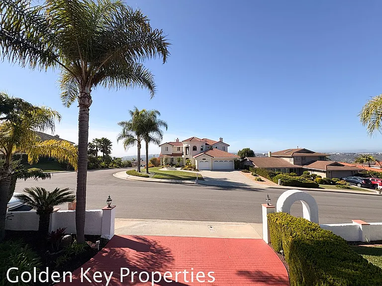 2475 Unicornio St — Photo 34