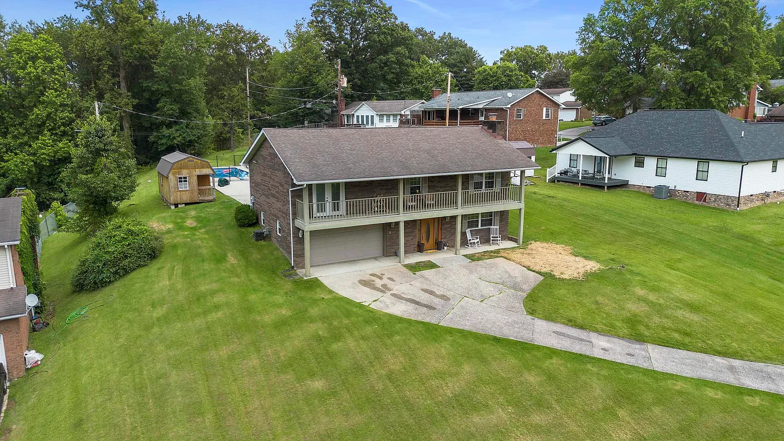 1087 Fox Dr photo 1
