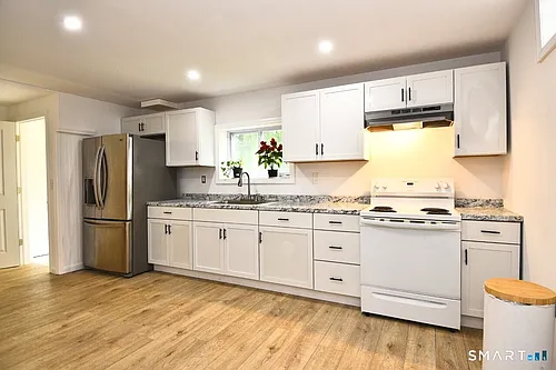 170 Sequoia Rd Photo 1