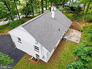 4 bed, 2.5 bath, 2712 sqft, $3,300 — Photo 3