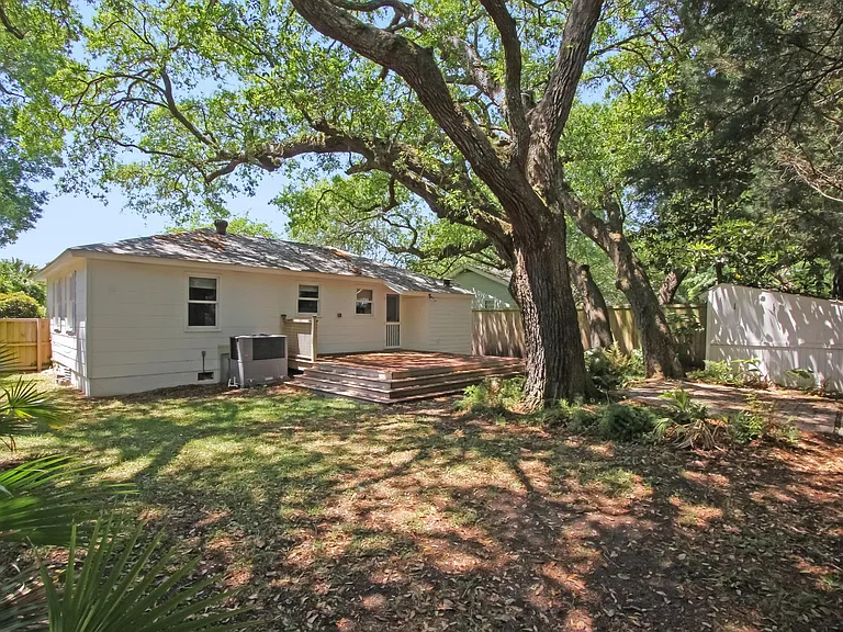 1440 Moultrie St — Photo 18
