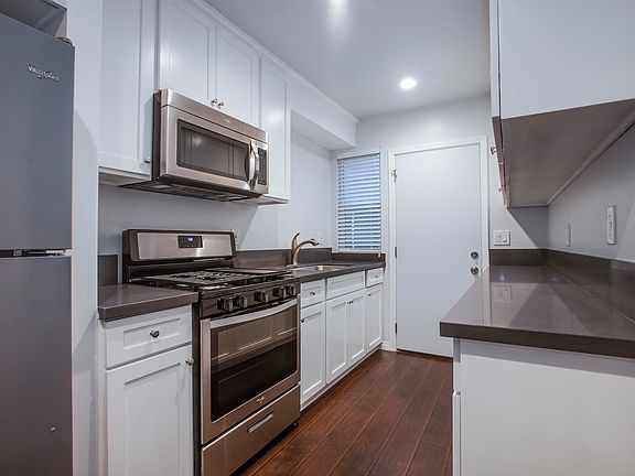 2nd image of 3207 W 73rd St APT 2