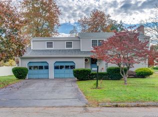104 Brookdale Ave, Newington, CT 06111