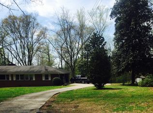 555 Lakeshore Dr, Fayetteville, GA 30214