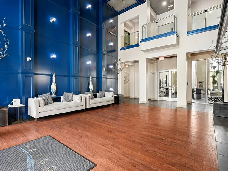 Vargos Lobby