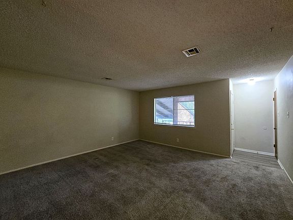 4th image of 206 W Mockingbird Ln #C