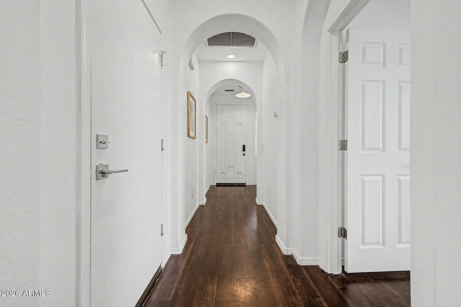 3 bed, 1256 sqft, $2,300 — Photo 4