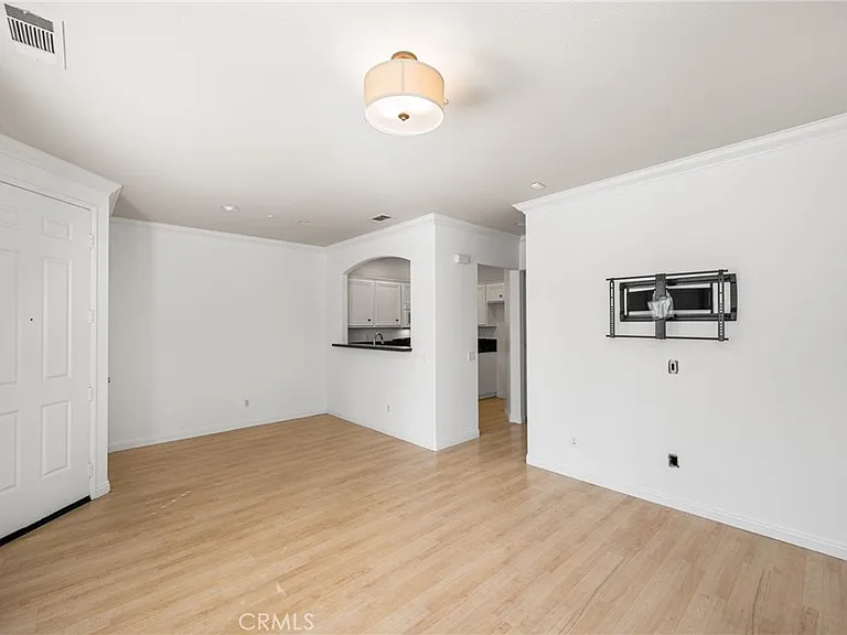 24 Crestline #103 — Photo 9