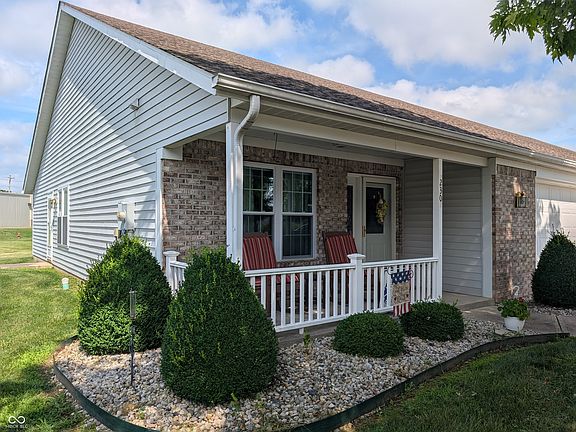 2nd image of 230 N Blue Ribbon Ct