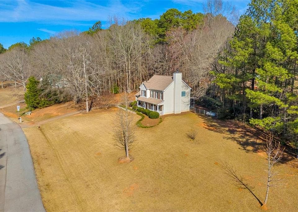 1st image of 801 Riverwood Dr