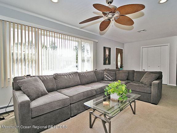 2nd image of 820 Beach Avenue