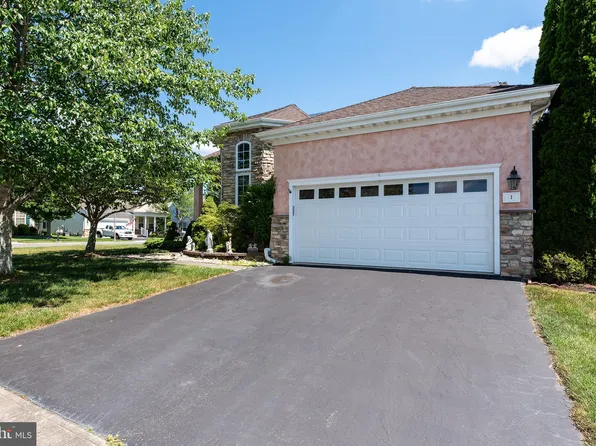 1 Newport St, Barnegat, NJ 08005