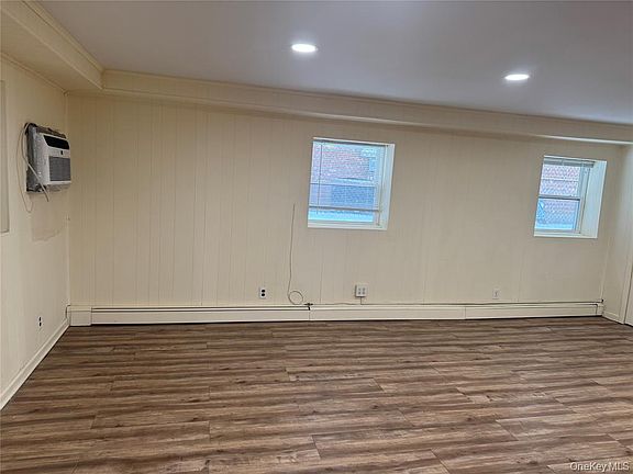 4th image of 1394 Pelham Pkwy N #1